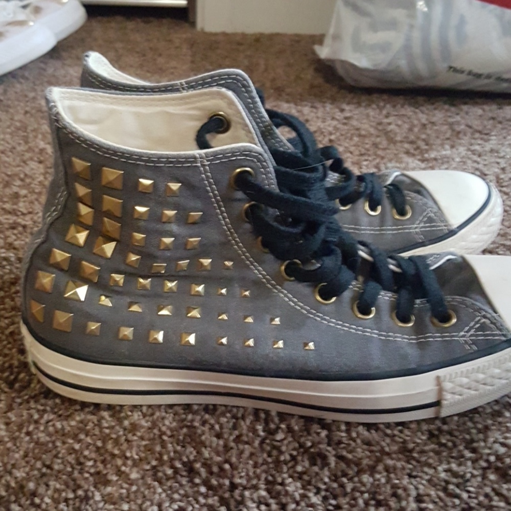 Womans Converse high tops